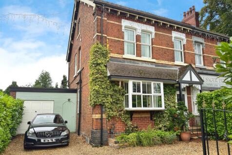 5 bedroom semi-detached house for sale