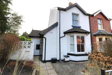 2 bedroom semi-detached house for sale