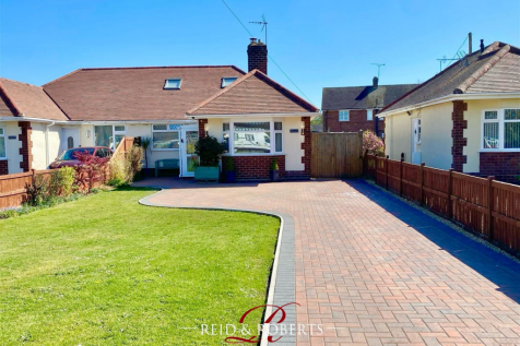 4 bedroom semi-detached bungalow for sale