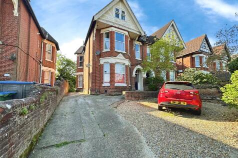 Studio flat for sale