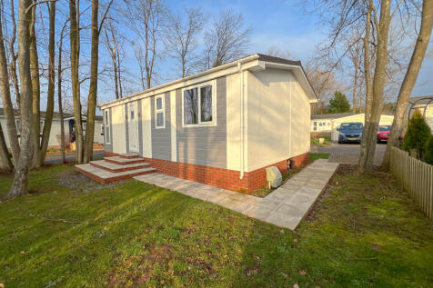 Castle Lake, Saltmarshe Castle... 2 bed park home for sale