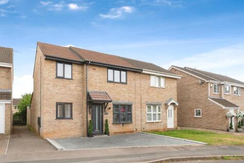 4 bedroom semi-detached house for sale