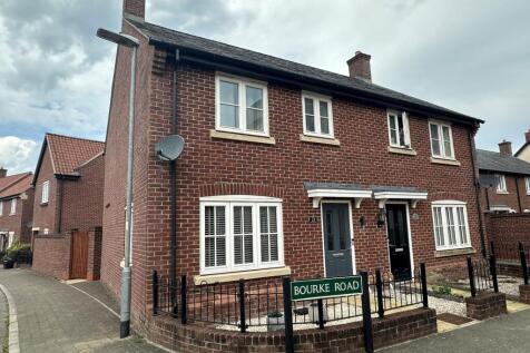 Bourke Road, Shepton Mallet, BA4 3 bed semi
