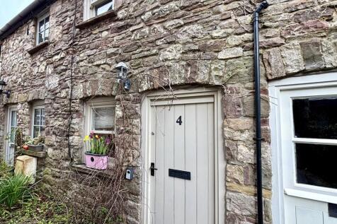 Llangattock, Crickhowell, Powys. 1 bed cottage for sale