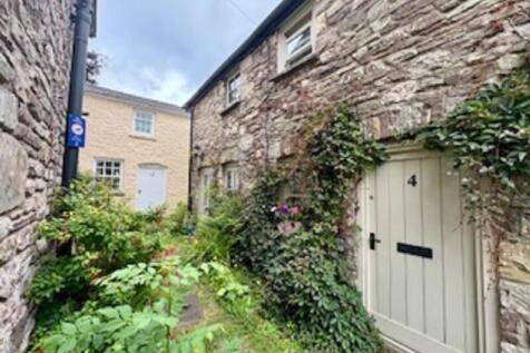 Llangattock, Crickhowell, Powys. 1 bed cottage for sale