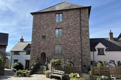 Upper House Farm, Crickhowell, Powys. 2 bed flat for sale