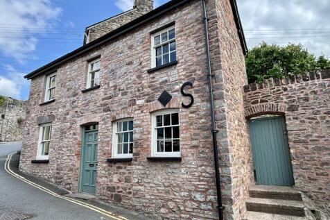 Bridge Street, Crickhowell, Powys. 2 bed semi
