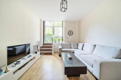 Great West Road, Brentford, Middlesex 1 bed apartment for sale