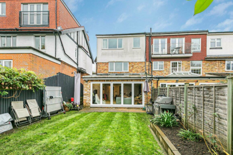 Summer Road, Thames Ditton 3 bed end of terrace house for sale