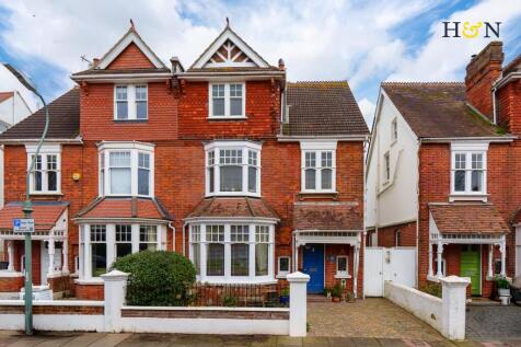 5 bedroom semi-detached house for sale
