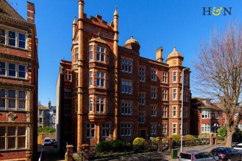 The Drive, Hove BN3 5 bed apartment for sale