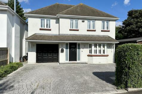 Wickfield Avenue, Dorset BH23 5 bed detached house for sale