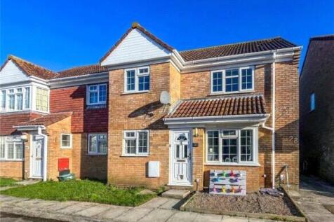 2 bedroom maisonette for sale