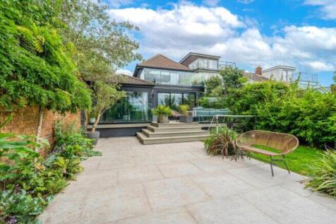 Stanpit, Christchurch BH23 4 bed detached house for sale