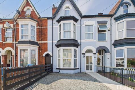 6 bedroom house for sale