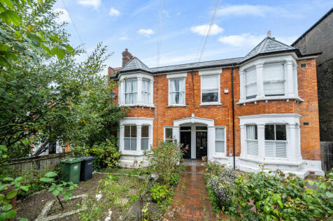 Duncombe Hill, London 2 bed maisonette for sale