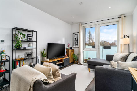 Discovery House, Battersea Reach 2 bed apartment for sale