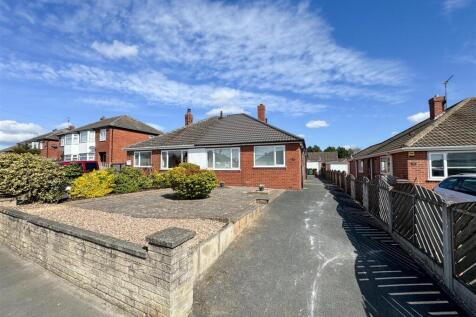 2 bedroom semi-detached bungalow for sale