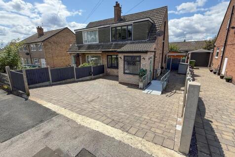 3 bedroom semi-detached house for sale