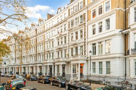 Courtfield Gardens, London... 1 bed apartment for sale