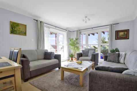 Lucas Close, London NW10 2 bed flat for sale