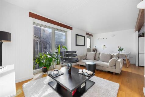 High Street, London NW10 3 bed townhouse for sale