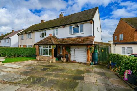 4 bedroom semi-detached house for sale