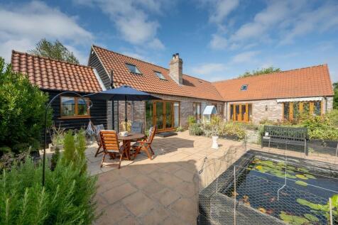 6 bedroom detached house for sale