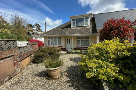 3 bedroom semi-detached bungalow for sale