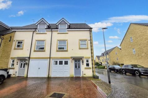 4 bedroom end of terrace house for sale