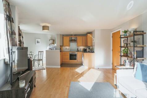 2 bedroom flat for sale