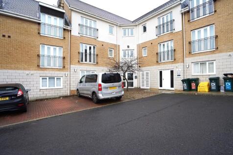 1 bedroom ground floor flat for sale