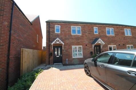 3 bedroom end of terrace house for sale