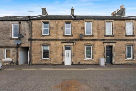 2 bedroom ground floor flat for sale