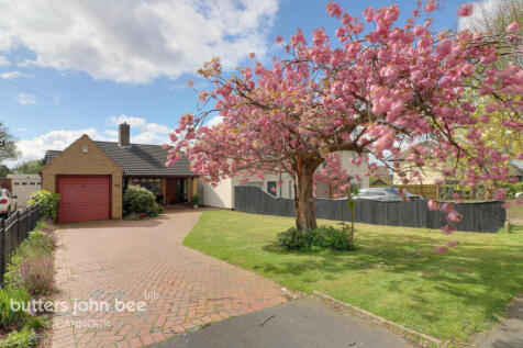 Gorsey Lane, Cannock 2 bed detached bungalow for sale