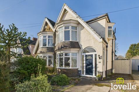 Overland Road, East Riding of... 3 bed semi