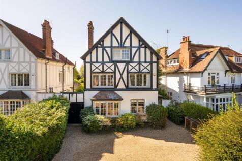 6 bedroom detached house for sale