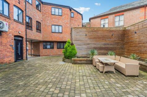 The Broadway, High Street, Chesham... 1 bed apartment for sale