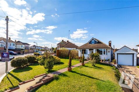 Thomas Drive, Gravesend, Kent, DA12 4 bed detached house for sale