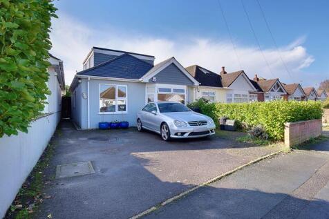4 bedroom detached bungalow for sale