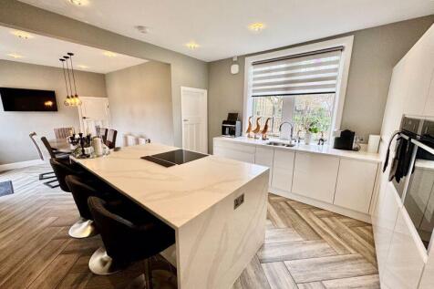 3 bedroom semi-detached bungalow for sale