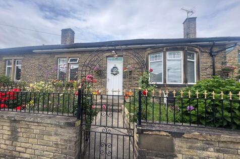 3 bedroom semi-detached bungalow for sale