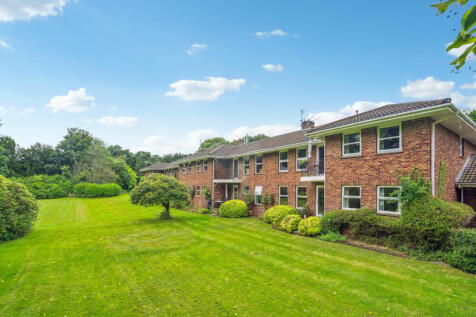 Purton Lane, Farnham Royal SL2 2 bed apartment for sale