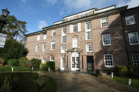 Park Lawn, Farnham Royal SL2 2 bed apartment for sale