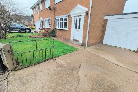 3 bedroom semi-detached house for sale