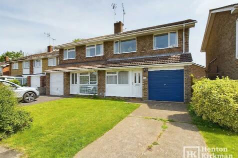 3 bedroom semi-detached house for sale