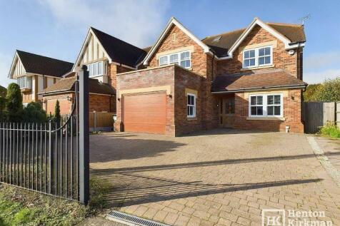 5 bedroom detached house for sale