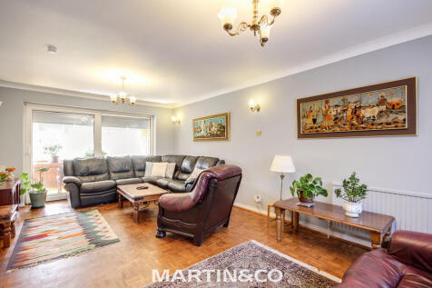 Warren House Road, Wokingham 5 bed detached house for sale
