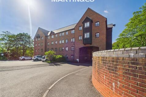 Silk Lane, Twyford 2 bed apartment for sale