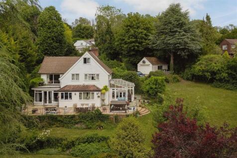 Shepherds Hill, Merstham, Redhill 3 bed detached house for sale